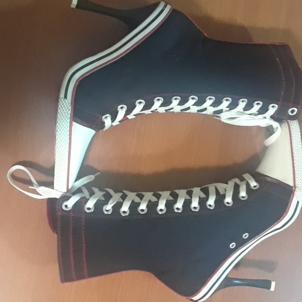 STEVE MADDEN Jump converse stiletto laced sneakers